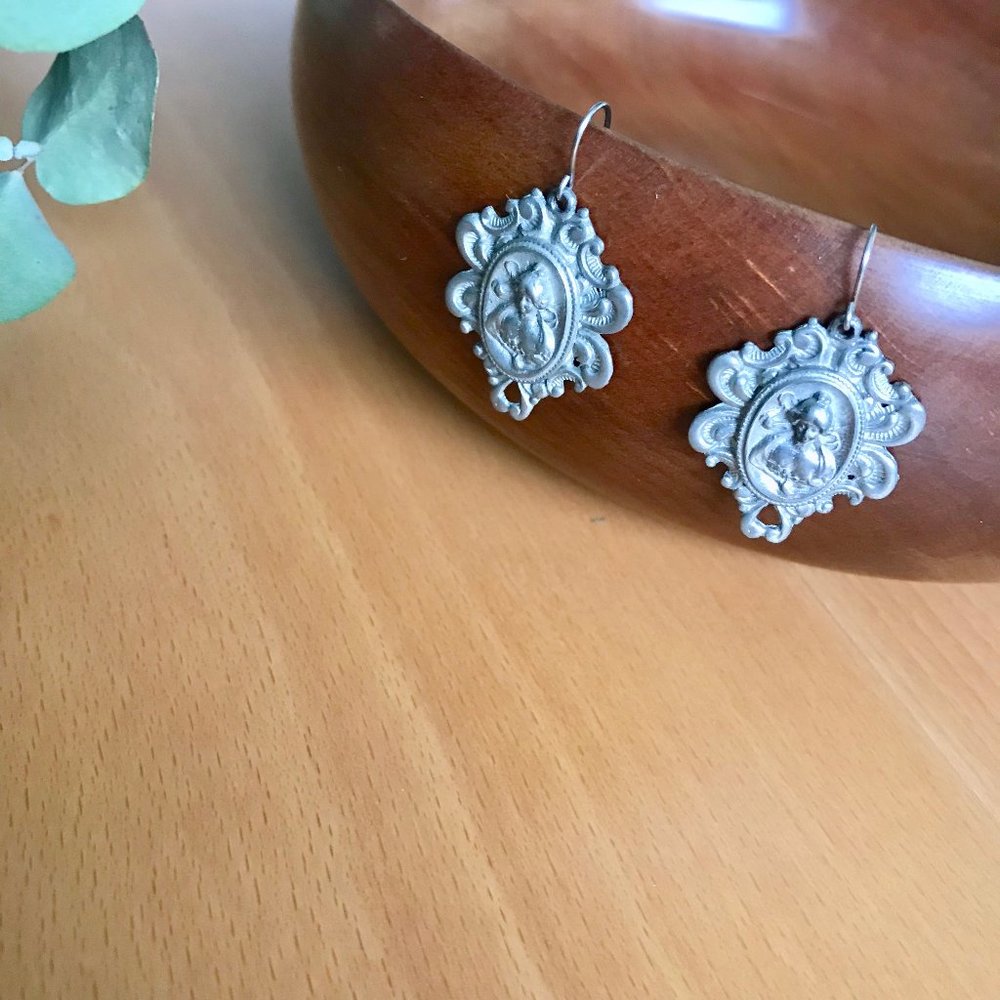 VINTAGE Silver Drop Earrings GUC